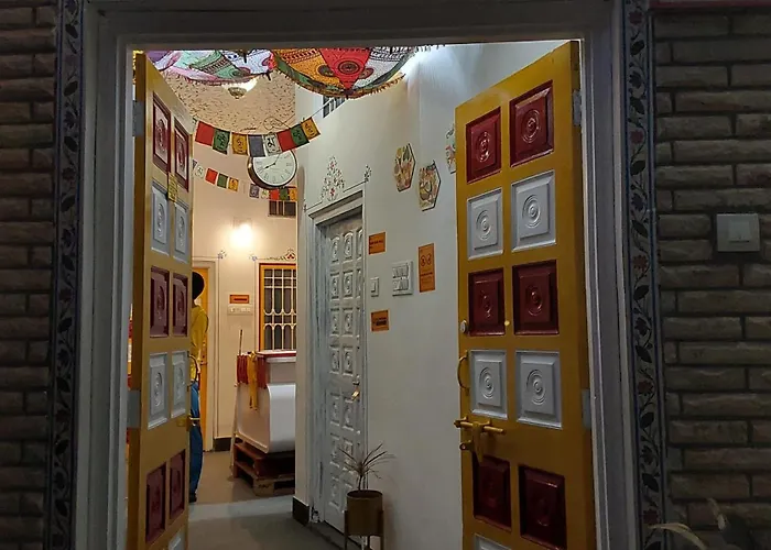 Raahi Backpacker'S Hostel- Lake View Udaipur